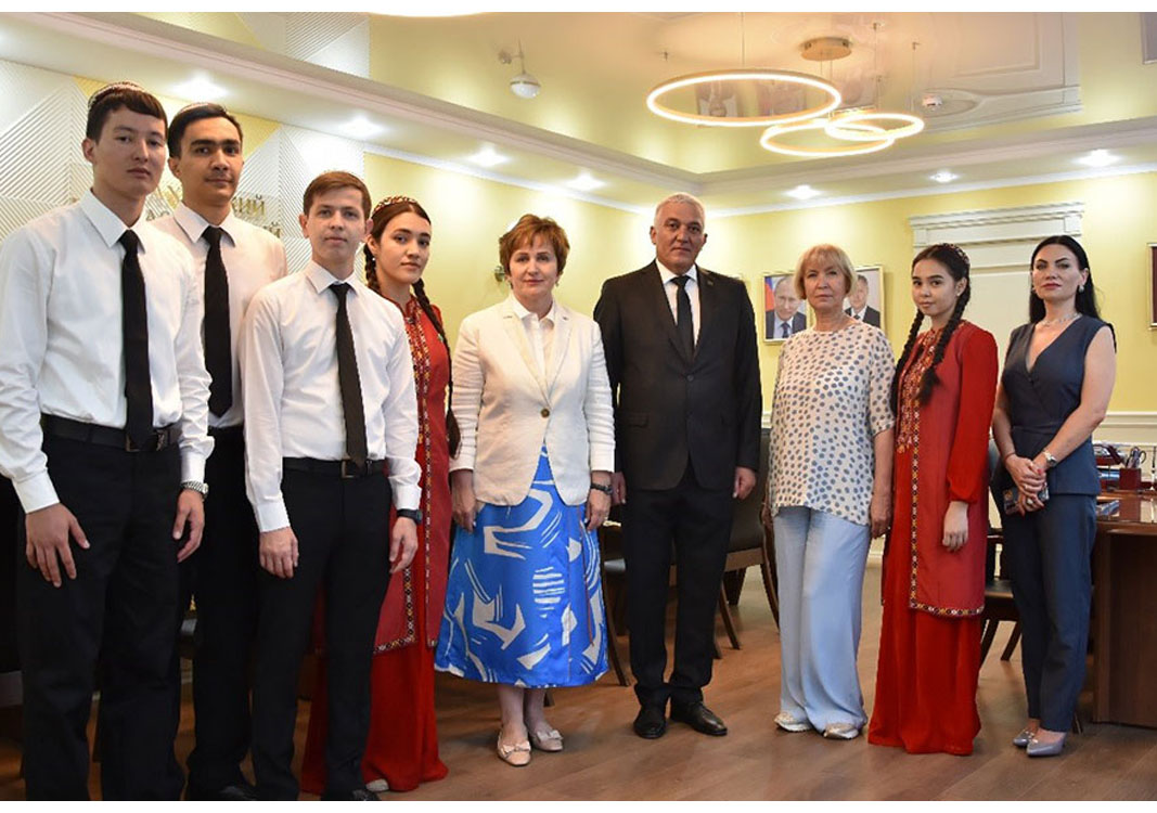 Türkmen talyp lukmanlary Astrahanda tejribe geçdiler