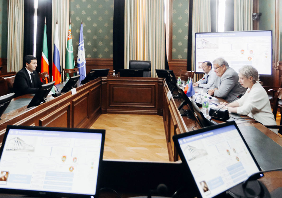 Представитель министерства образования посетил Казанский федеральный университет