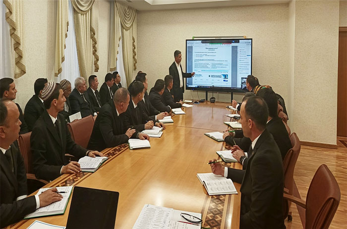 Türkmenistanyň Bilim Ministrliginde Sanly Bilim ulgamynyň ösdürilmegi boýunça maslahatyň jemleri