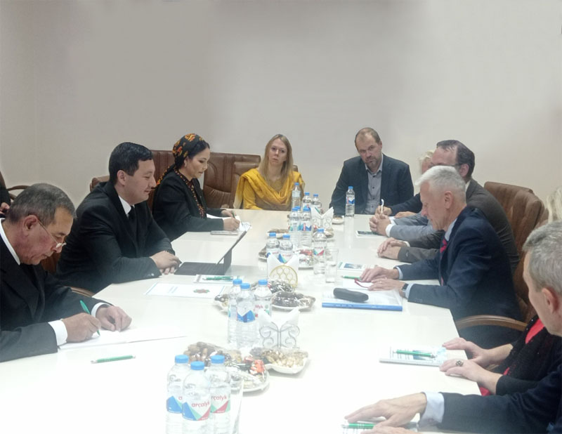 Aşgabat şäherinde Çehiýa uniwersitetleriniň ýarmarkasynyň dabaraly açylyşy geçirildi