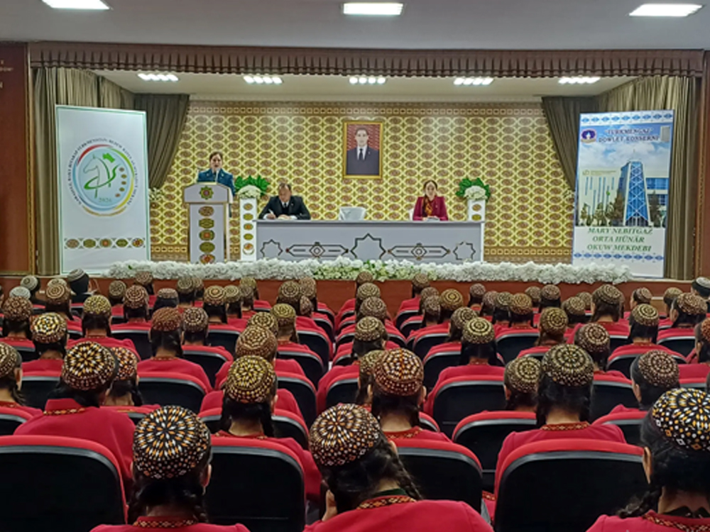 Ýaşlar – halkymyzyň we Watanymyzyň beýik geljegini gurujylar